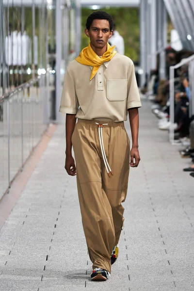 Look 43
